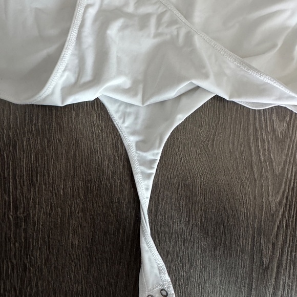 Abercrombie & Fitch White Square Neck Bodysuit – Size M - Picture 4 of 6